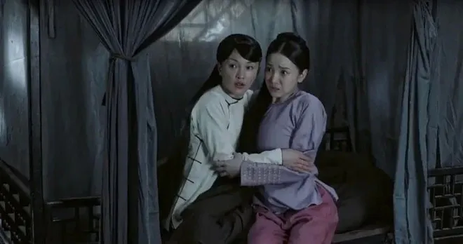 chuyen-bi-an-trong-tu-cam-thanh-5-bong-ma-cung-nu-khong-chan-di-dao-son-gai-oc (171)