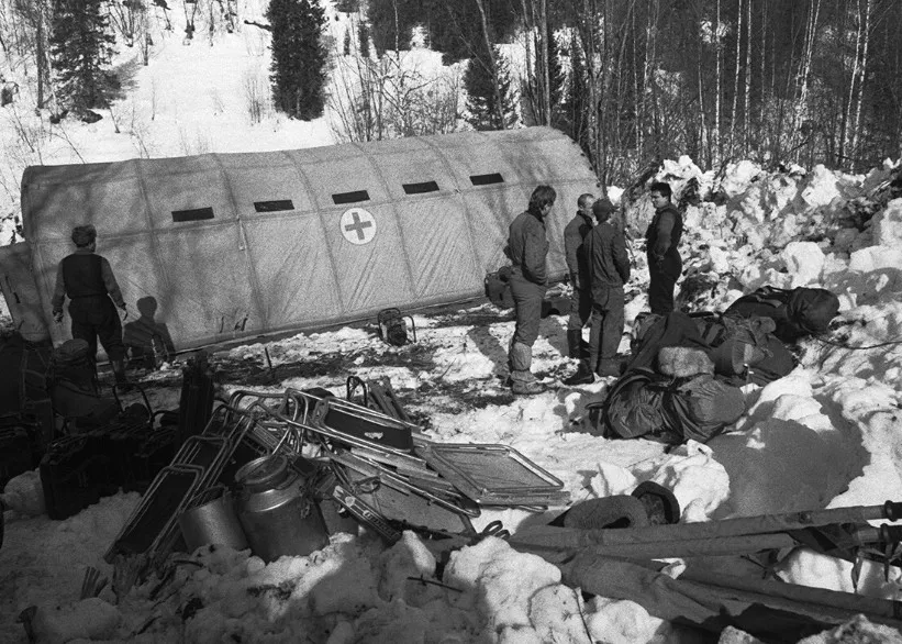 phi-cong-cho-con-thu-cam-lai-may-bay-khien-chuyen-bay-gap-nan-75-nguoi-ra-di-mai-mai (23)