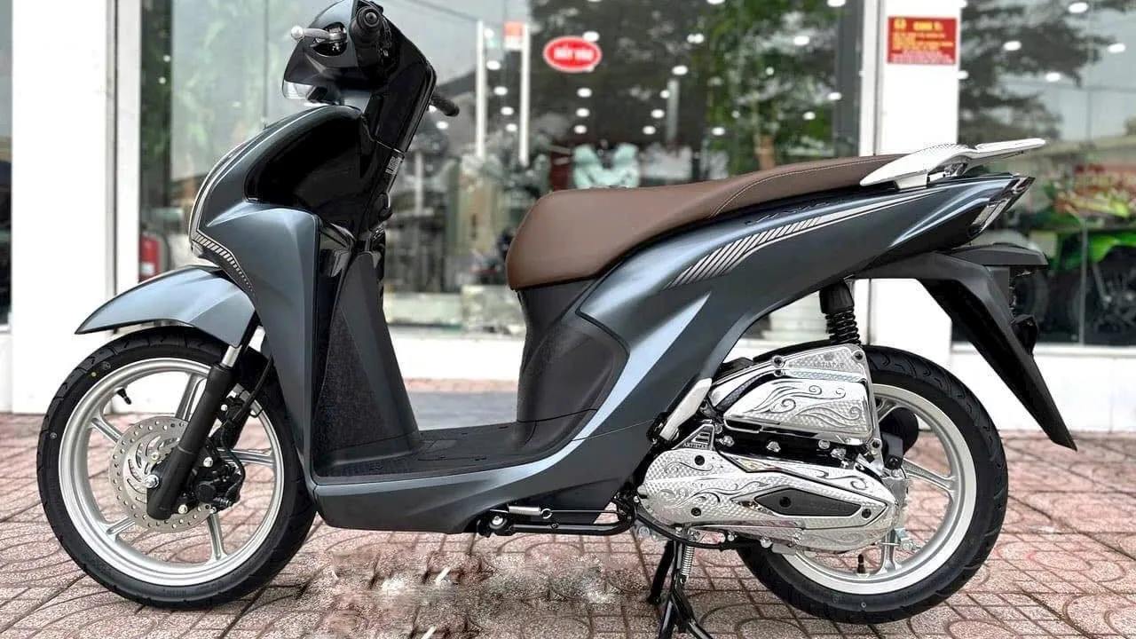 honda-vision-dau-thang-6-2024-gia-re-nhu-co-chi-ngang-xe-so (4)