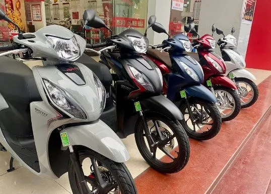 honda-vision-dau-thang-6-2024-gia-re-nhu-co-chi-ngang-xe-so (41)