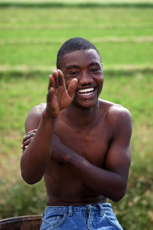 vi-sao-nguoi-chau-phi-rang-trang-du-it-dung-kem-danh-rang (4)