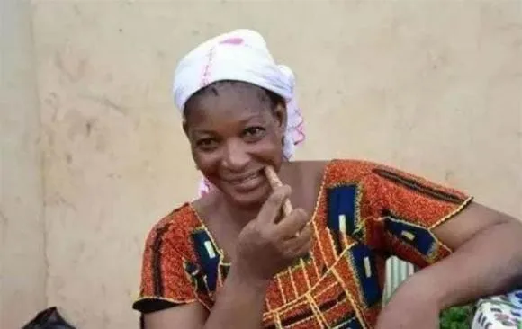 vi-sao-nguoi-chau-phi-rang-trang-du-it-dung-kem-danh-rang (8)