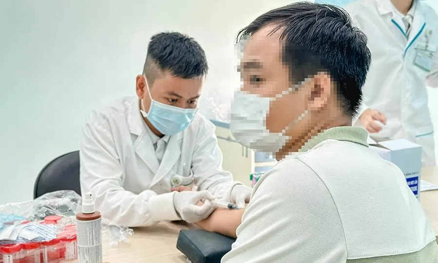 tuong-nham-khat-nuoc-do-nang-nong-di-kham-moi-phat-hien-mac-benh-tieu-duong (1)