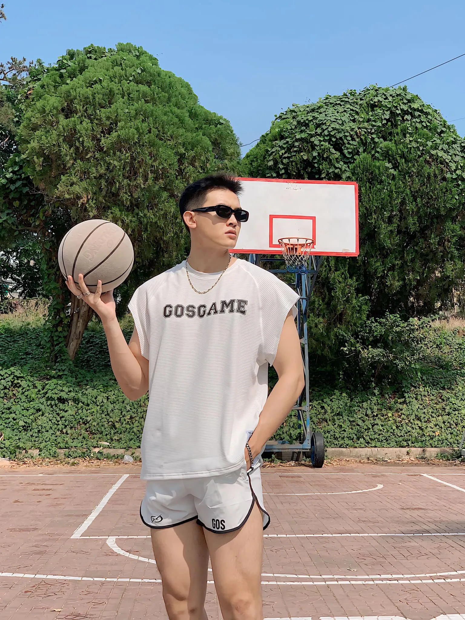 hot-boy-truong-y-co-ten-doc-dao-hiem-ai-trung-tai-nang-nhan-sac-co-du (17)