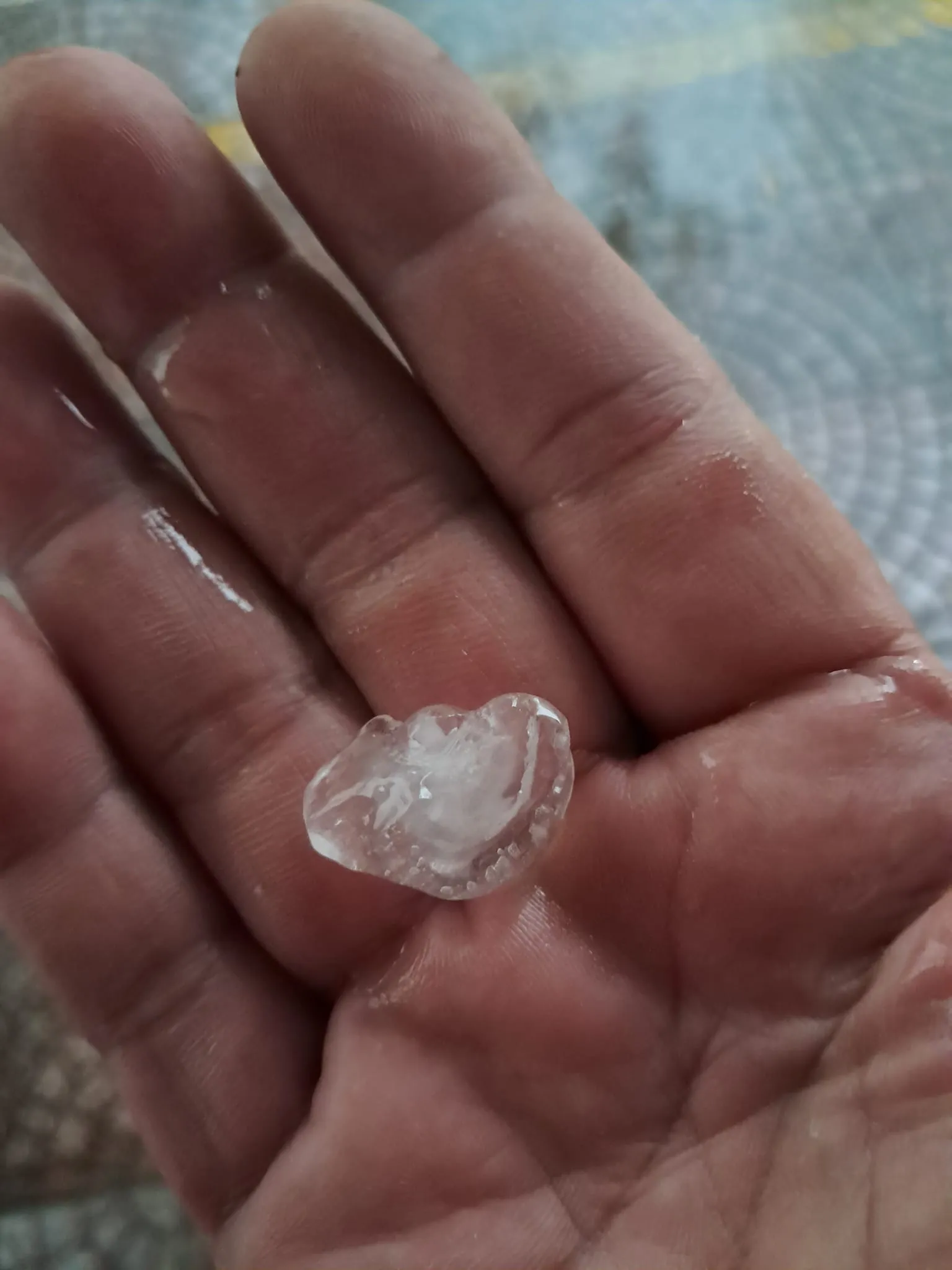 mua-da-xuat-hien-bat-thuong-tai-tphcm-nguyen-nhan-do-dau (2)