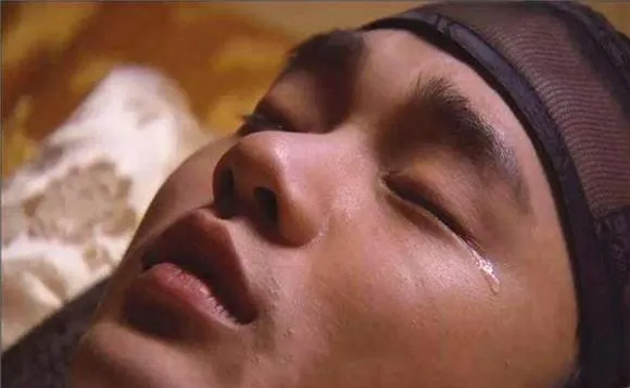 con-nguoi-thuong-khoc-truoc-khi-qua-doi-ho-da-thay-nhung-gi (4)