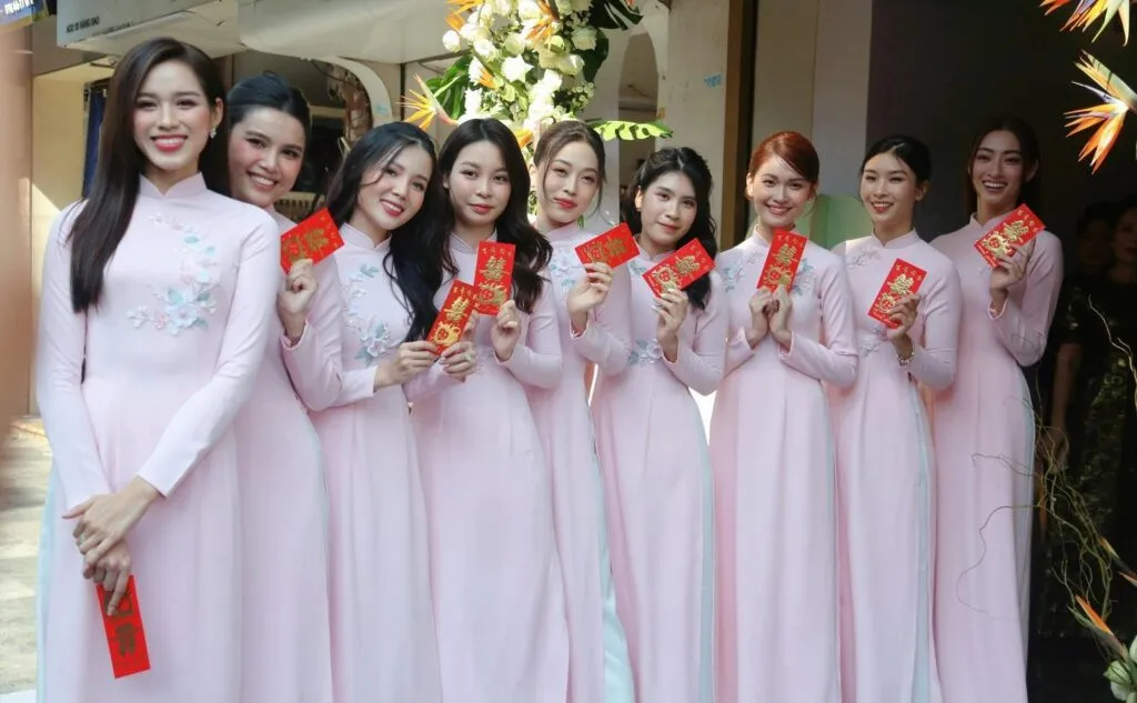 tai-sao-phu-dau-trong-cac-le-cuoi-buoc-phai-chua-ket-hon (4)