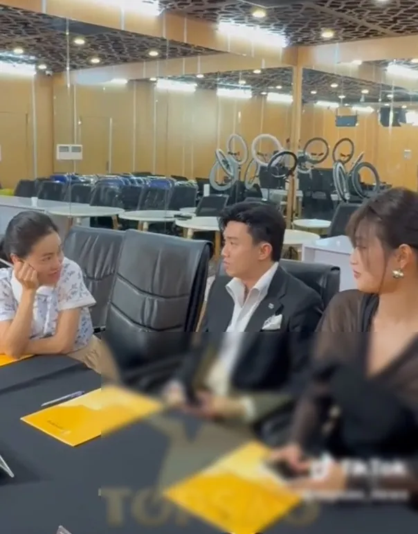 doan-thien-an-duoc-me-day-thuyen-voi-quoc-truong (1)