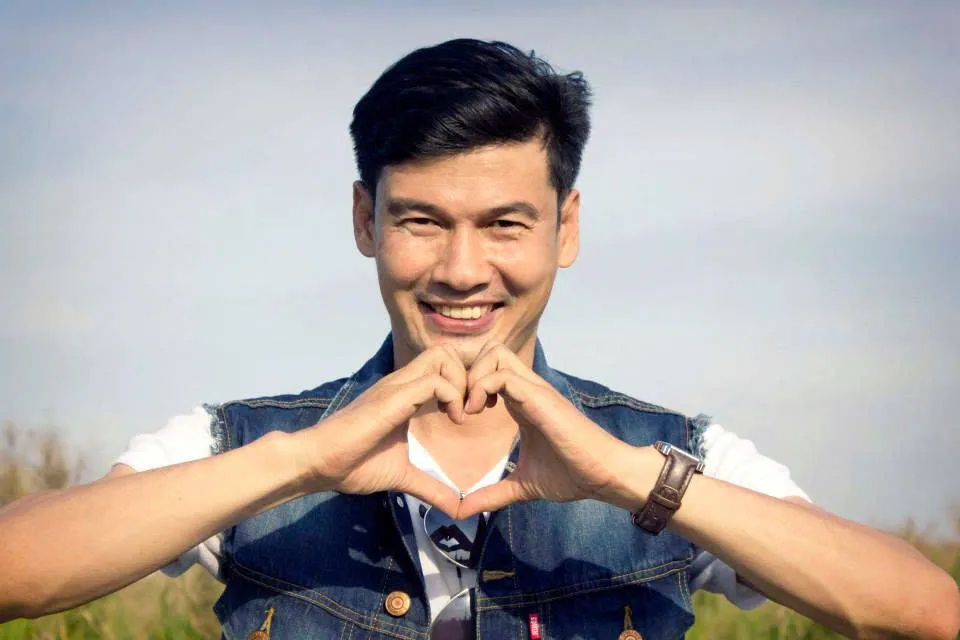 sao-nam-vbiz-u50-ket-hon-voi-khan-gia-nu-kem-26-tuoi-tung-yeu-tham-viet-huong (4)