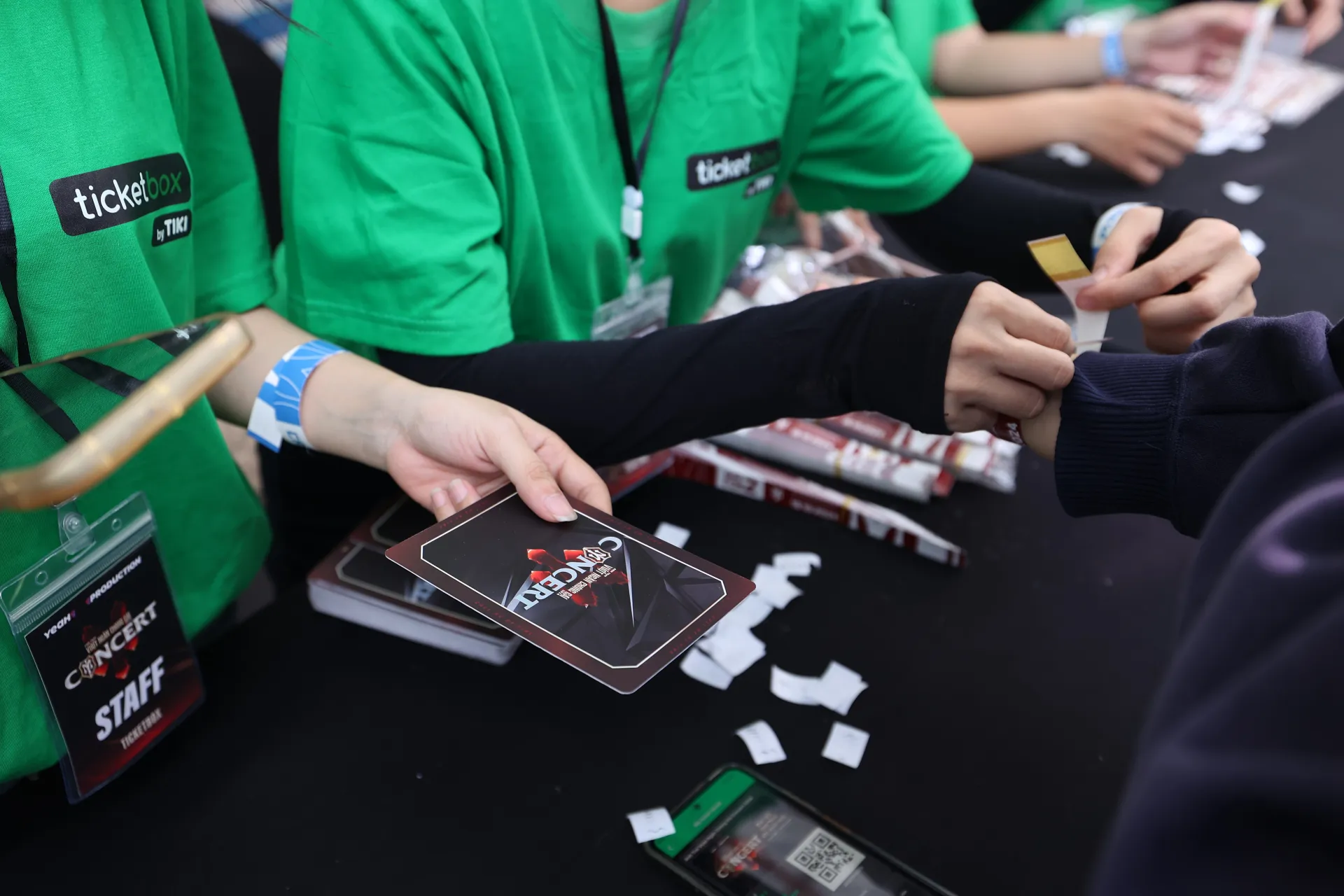 tinh-hinh-truoc-gio-g-concert-anh-trai-vuot-ngan-chong-gai-2024 (13)