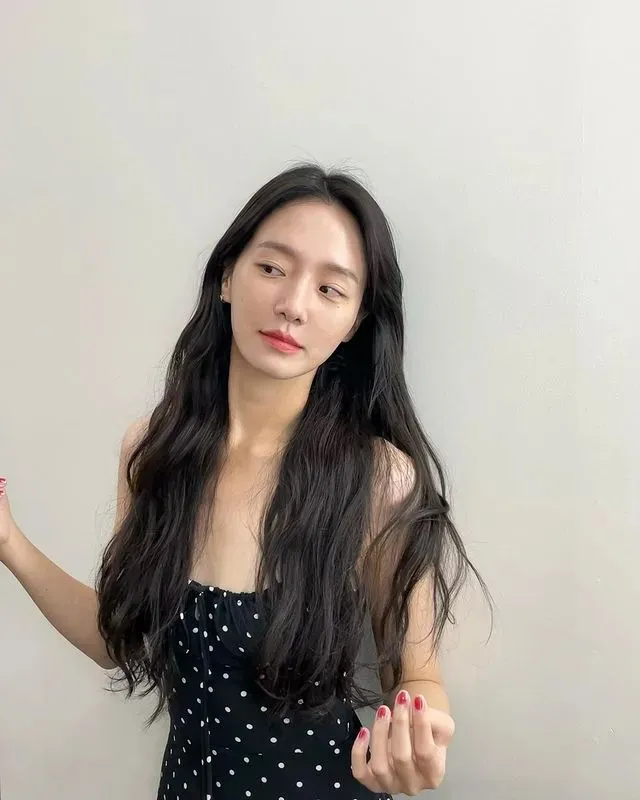 gu-thoi-trang-doi-thuong-don-gian-cua-nu-chinh-phim-han-noi-dinh-dam-o-viet-nam-3