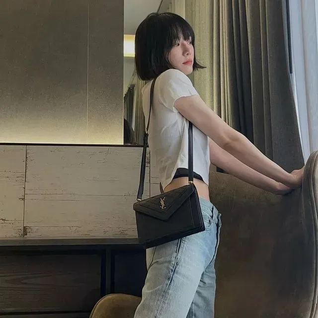 gu-thoi-trang-doi-thuong-don-gian-cua-nu-chinh-phim-han-noi-dinh-dam-o-viet-nam-6