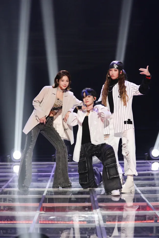 chua-ket-thuc-dap-gio-Chi-Pu-tiep-tuc-tham-gia-chuong-trinh-khac-tai-Trung-Quoc