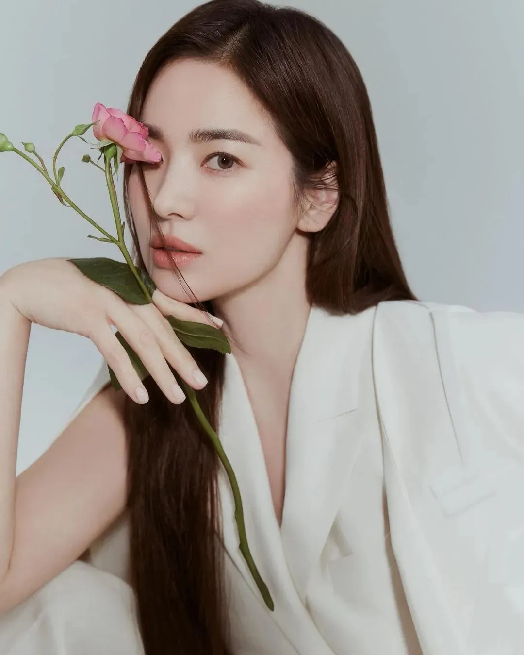 Song-Hye-Kyo-bat-ngo-co-so-thich-la-ai-nghe-cung-het-hon