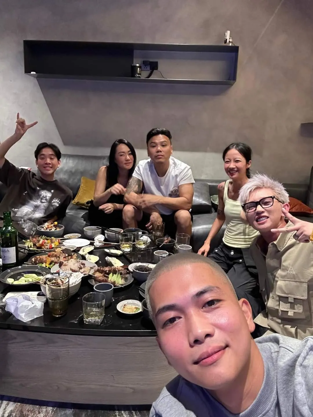 Thai-VG-giau-kin-hinh-anh-ve-vo-13s-quay-nhan-sac-co-nang-khien-dan-mang-ngo-ngang-biet-li-do