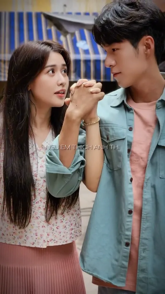 Vua-tuy-bo-chia-tay-ban-gai-tu-show-hen-ho-nam-dien-vien-V-biz-voi-vang-cong-khai-nguoi-moi