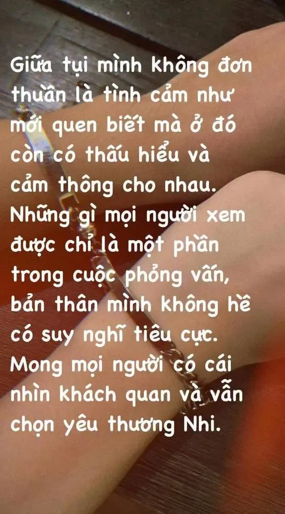 ban-trai-hoa-hau-y-nhi-len-tieng-bao-ve-ban-gai-sau-tranh-cai-ban-trai-phai-thay-doi-de-theo-kip-toi