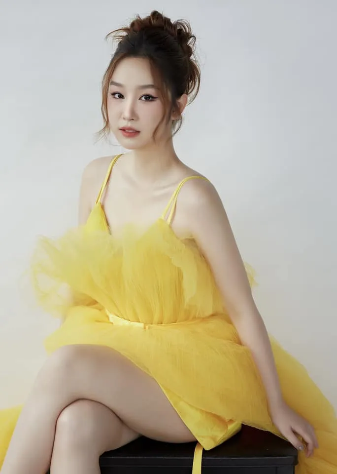 Nhan sắc ngoài đời tựa hotgirl của bạn gái Phi trong Món quà của cha