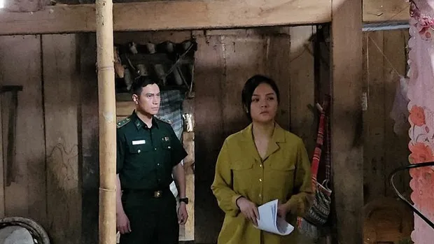Việt Anh đĩnh đạc trong phim mới nhưng gây bất ngờ với gương mặt đen nhẻm qua camera thường
