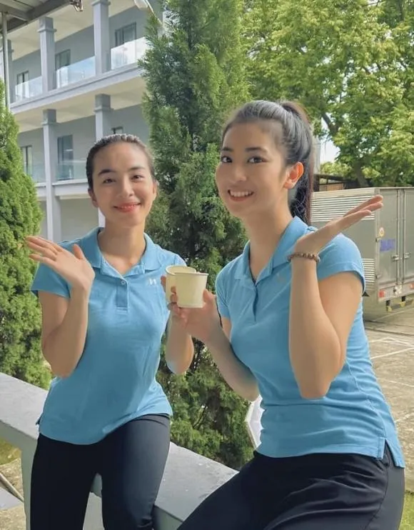 Đời thường đối lập phim của cô bạn thân bị ghét ở Làng Trong Phố: Là hoa khôi sở hữu nhan sắc dịu dàng