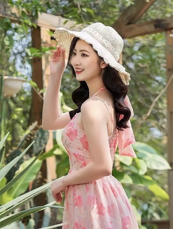 Đời thường đối lập phim của cô bạn thân bị ghét ở Làng Trong Phố: Là hoa khôi sở hữu nhan sắc dịu dàng