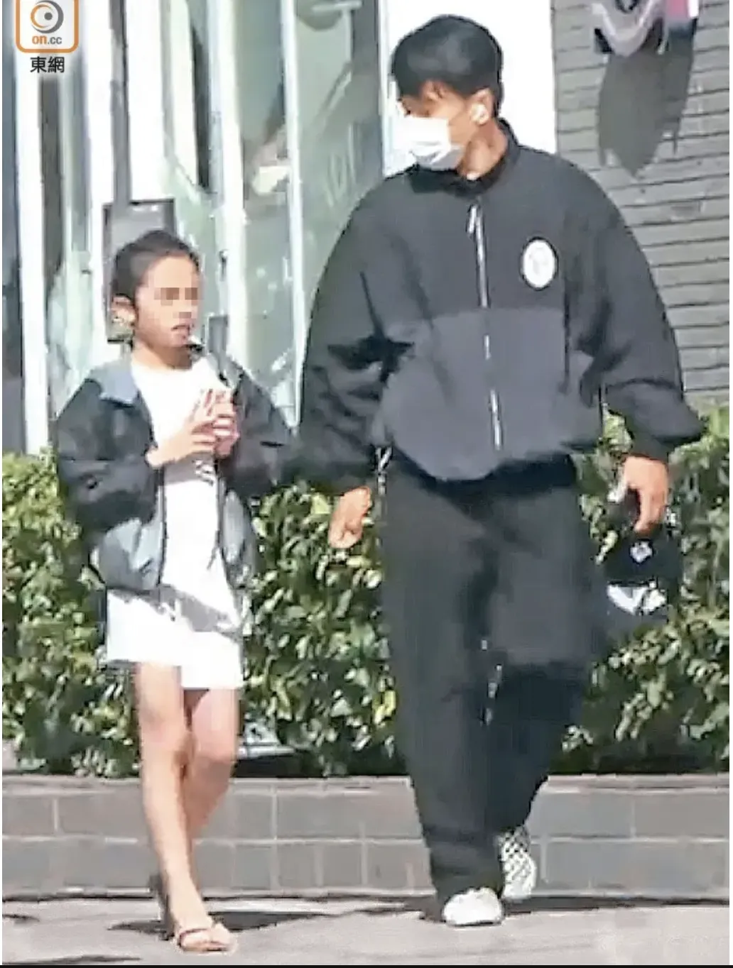 Luu Khai Uy va Duong Mich