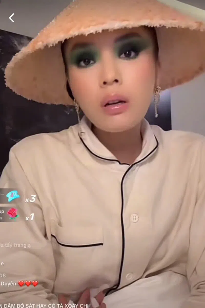 ky-duyen-nhan-con-mua-loi-khen-khi-dien-ao-dai-viet-nam-doi-non-la-tai-vong-phong-van-kin-cua-miss-universe-2024