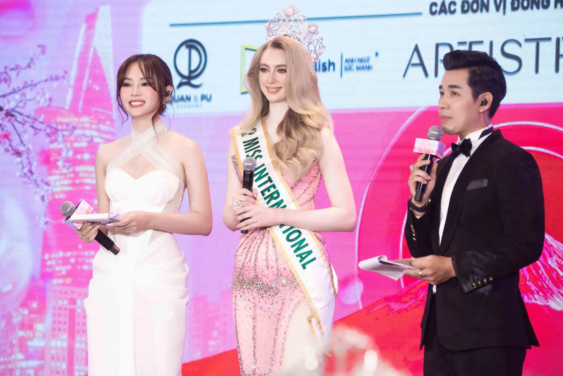 MAI PHƯƠNG MC (11)