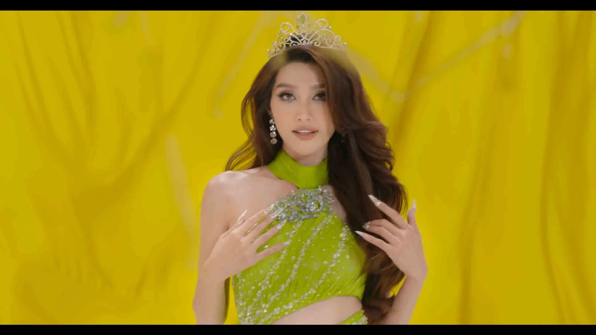 miss-grand-vietnam-hoa-hau-hoa-binh-viet-nam-2023-tung-hinh-hieu-chinh-thuc-1