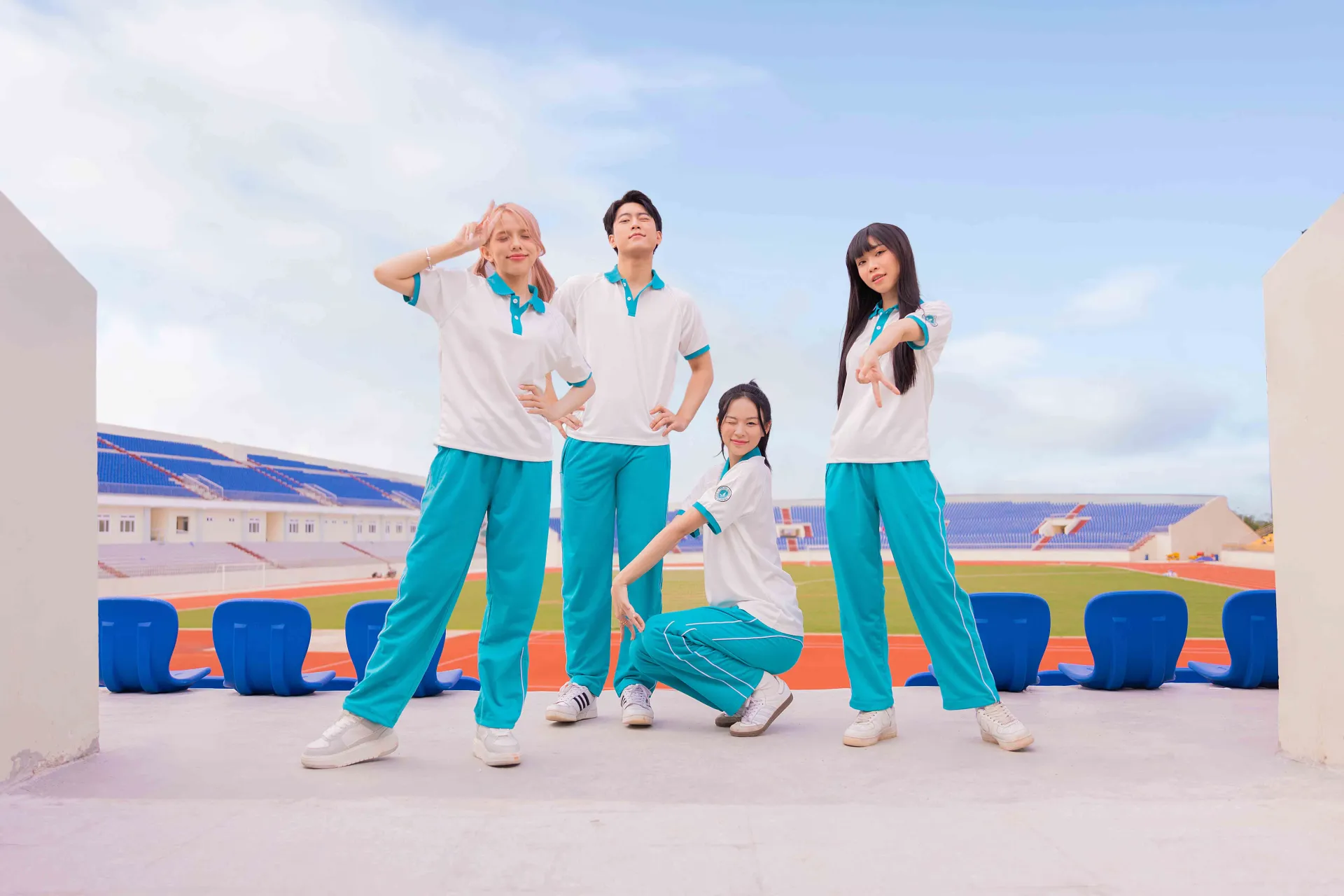 miina-hat-solo-ca-khuc-vua-ra-mat-cua-nhom-dreamer5