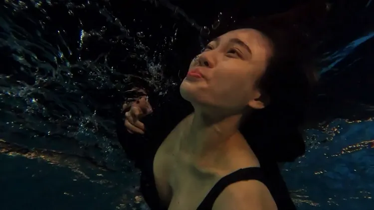 tang-huynh-nhu-hoc-them-cascadeur-de-dong-canh-hanh-dong-trong-nguoi-tham-lang5