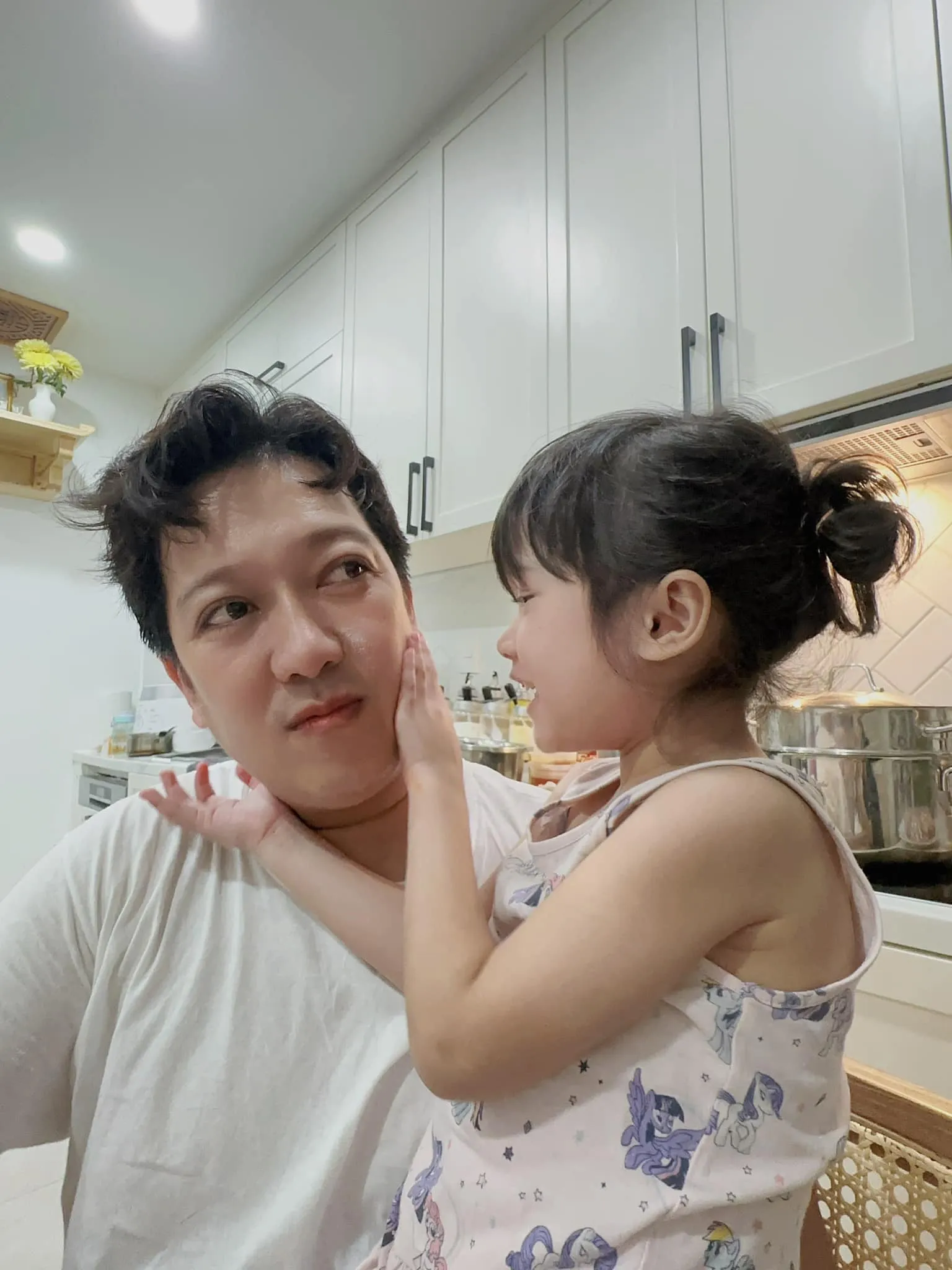 con-gai-truong-giang-va-nha-phuong-2