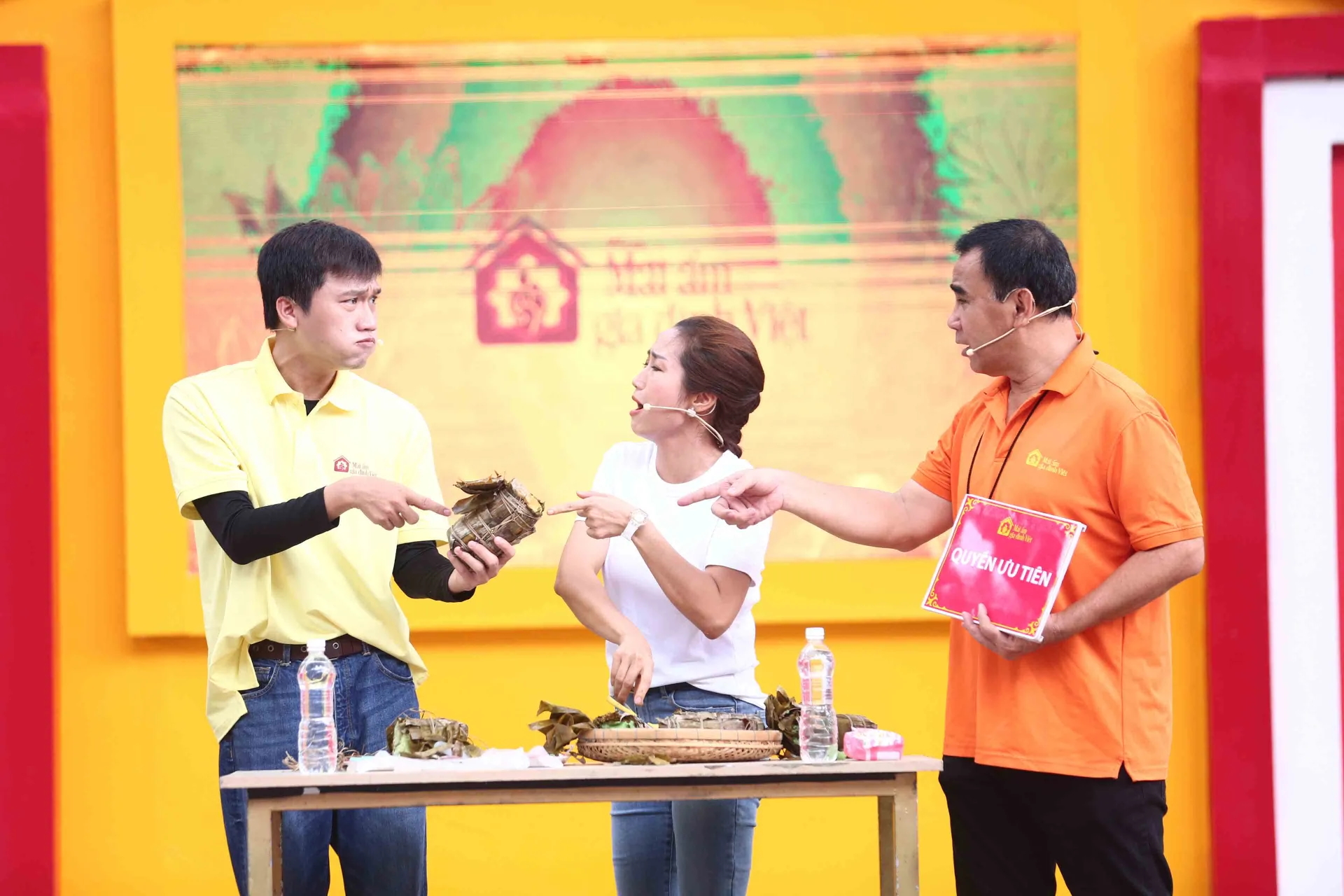 mc-quyen-linh-ngo-ngang-vi-oc-thanh-van-qua-kheo-leo-khi-vuot-thu-thach-tai-mai-am-gia-dinh-viet4