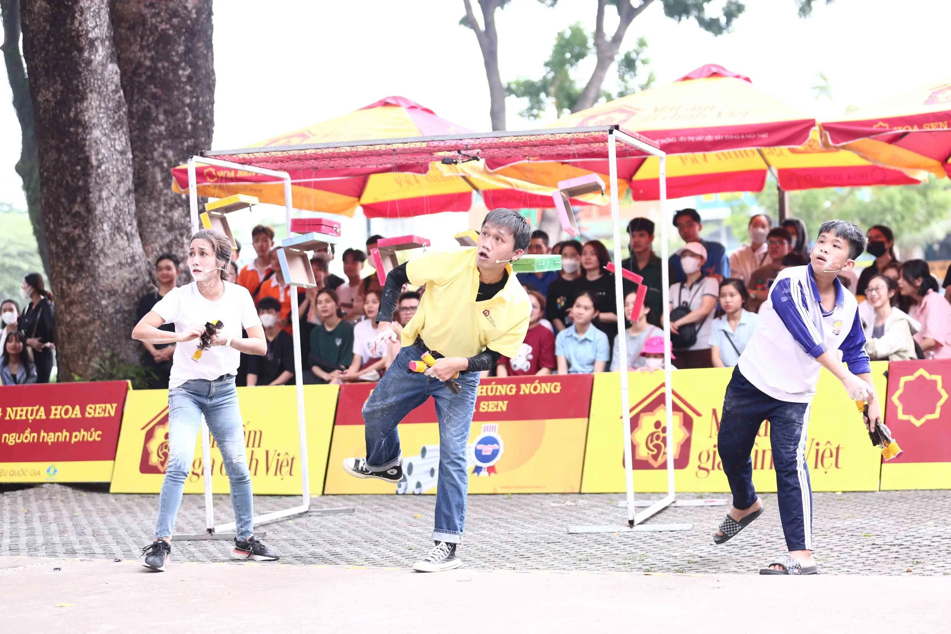 mc-quyen-linh-ngo-ngang-vi-oc-thanh-van-qua-kheo-leo-khi-vuot-thu-thach-tai-mai-am-gia-dinh-viet8