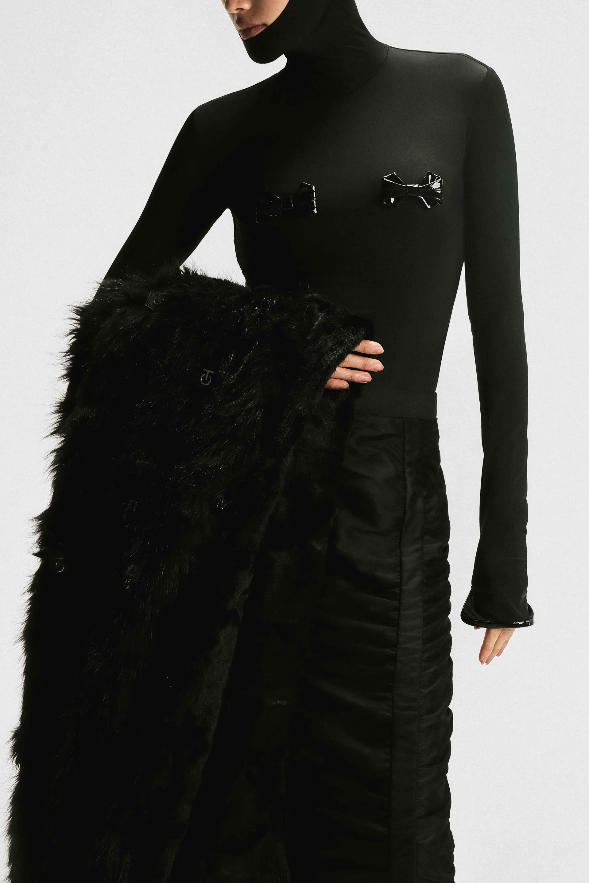 bst-cong-tri-thu-dong-2023-khoi-day-ve-dep-tien-phong-trong-thoi-trang-toi-gian5