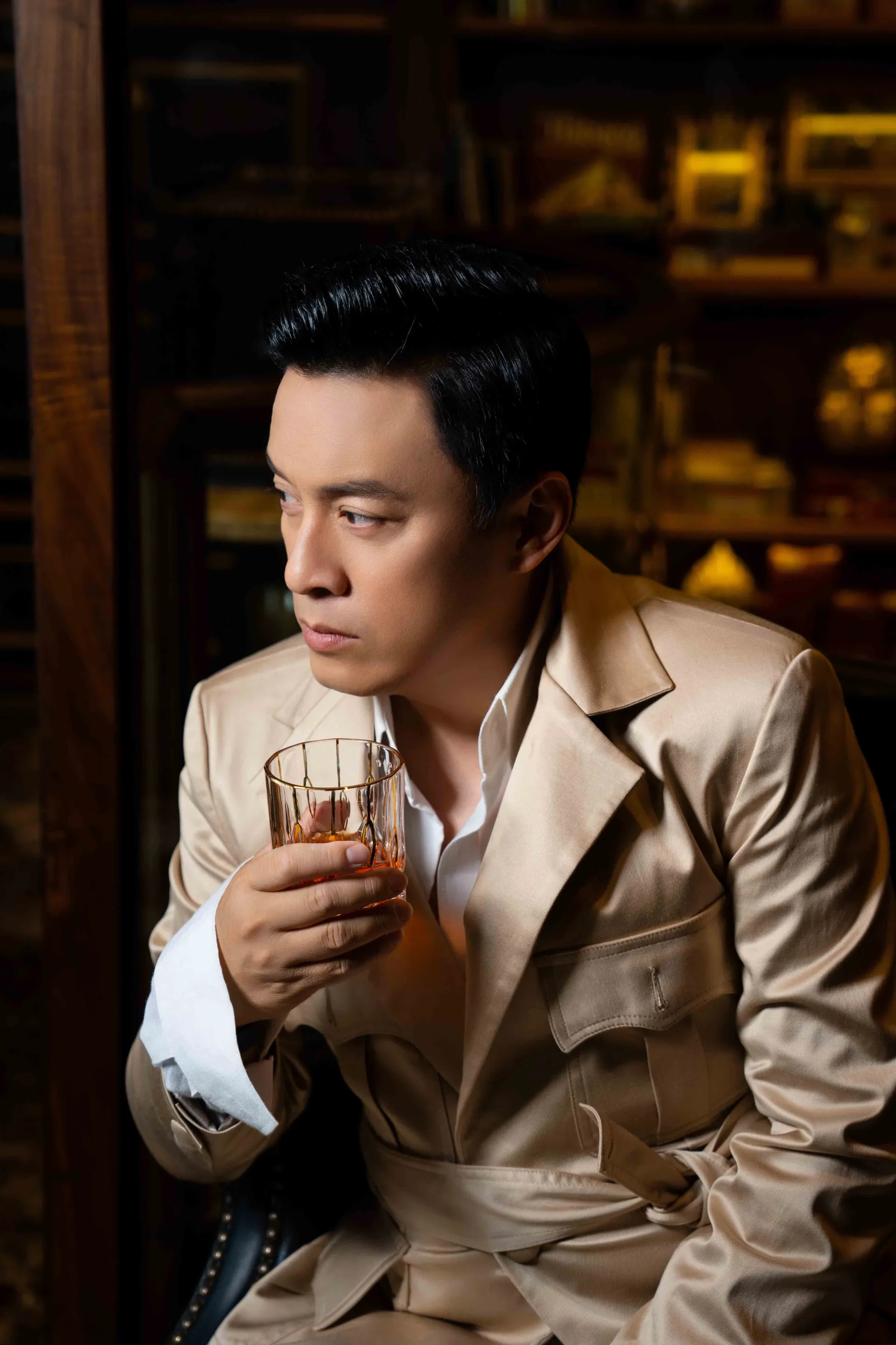 ca si lam truong quay lai thi truong am nhac sau hon 4 nam vang bong6