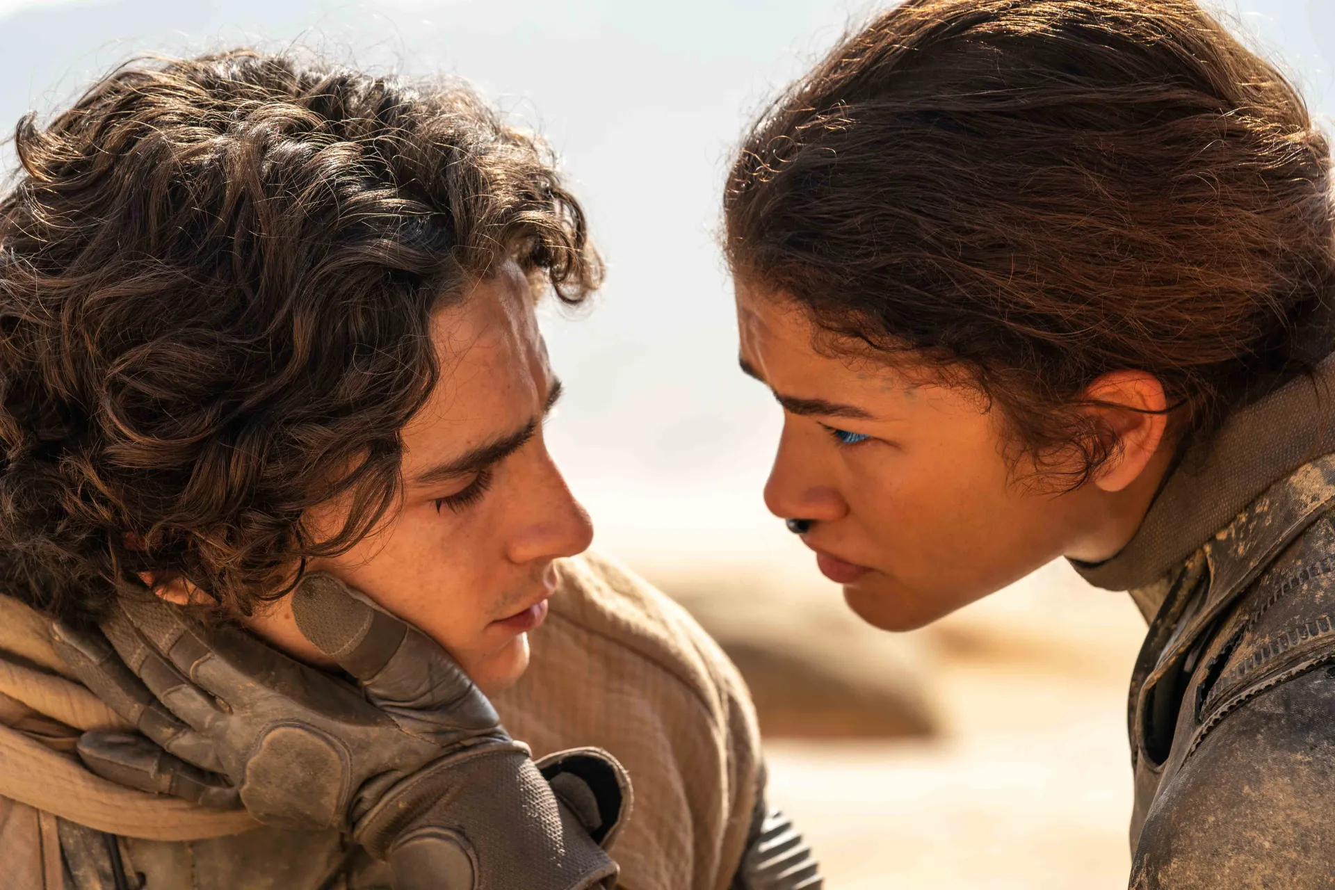 dune-hanh-tinh-cat-timothee-chalamet-bung-no-cam-xuc-voi-dien-xuat-an-tuong-trong-trailer-moi1