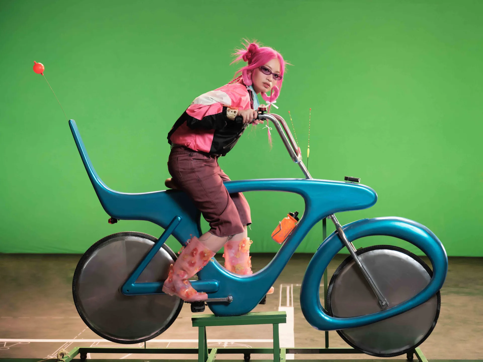 sau-hang-loat-thanh-thich-dang-chu-y-cam-comeback-voi-san-pham-dung-dat-em-di-long-vong5