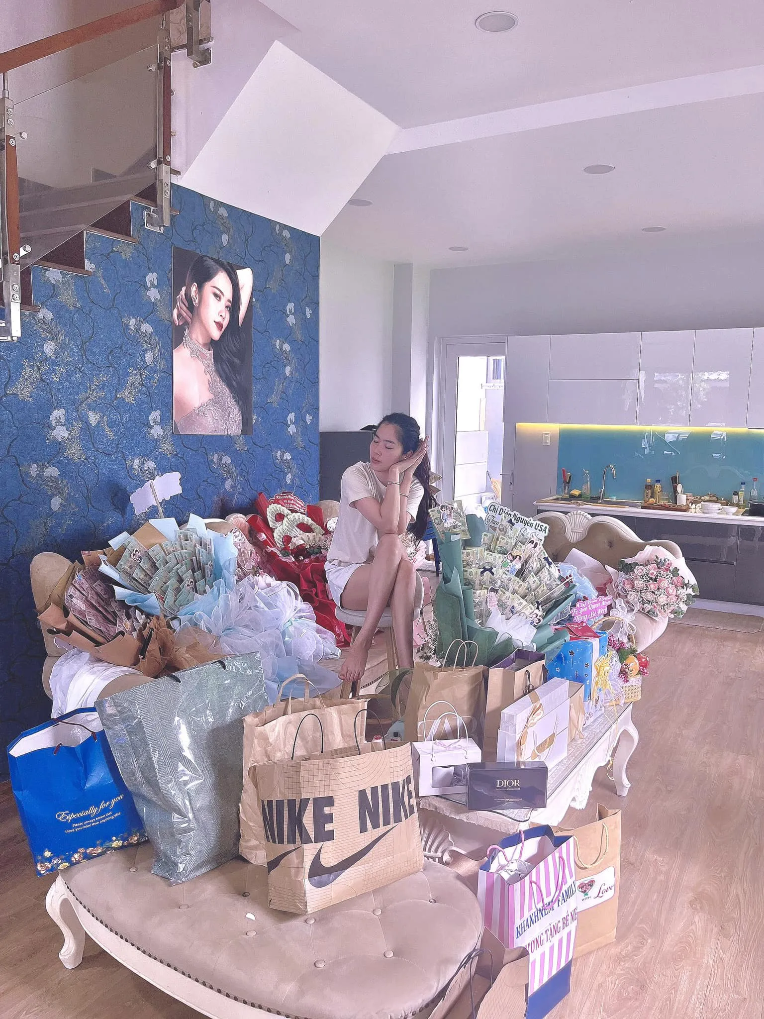 fan-nam-em-tang-hoa-tien-2