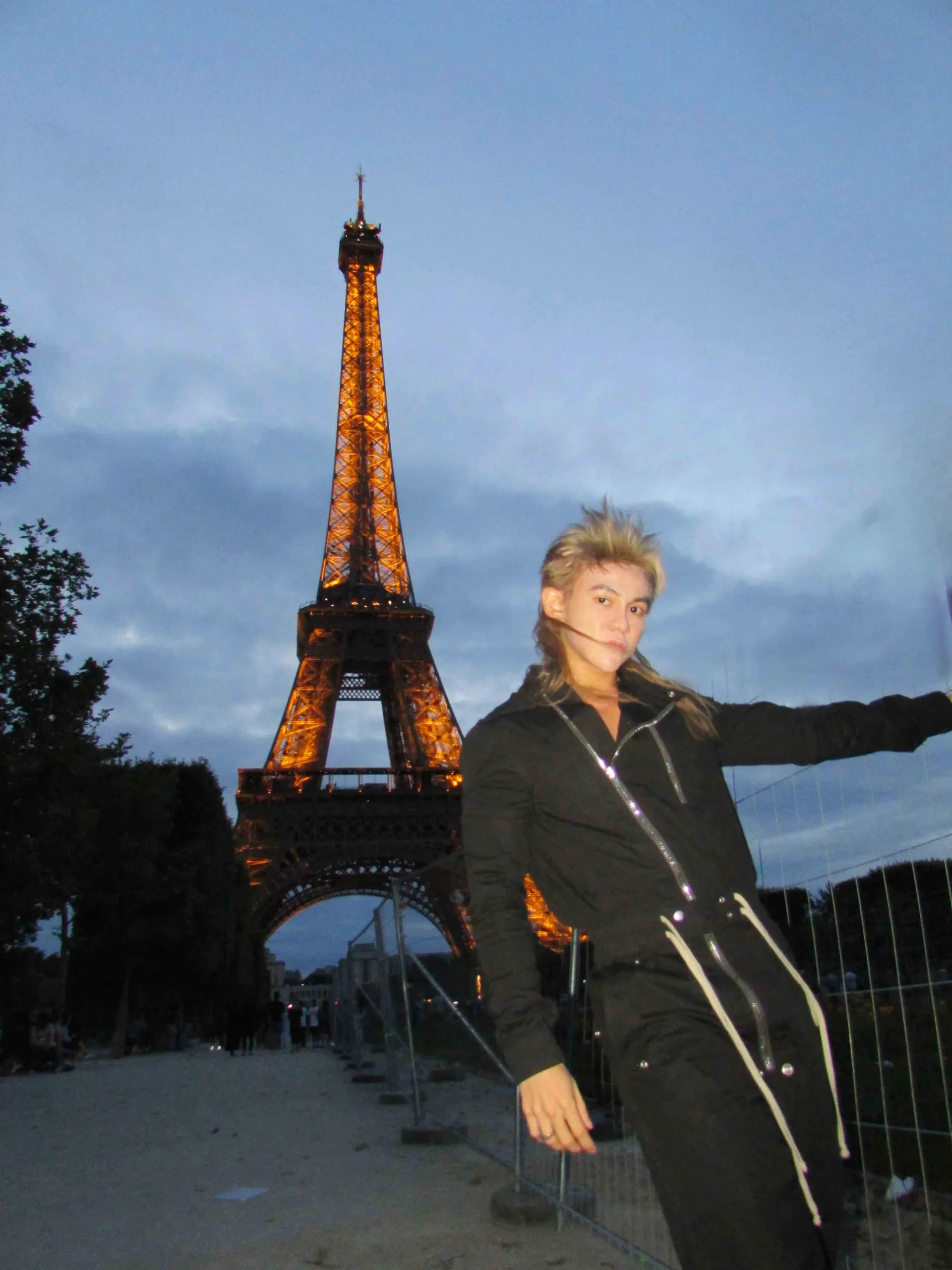 call-me-duy-la-dai-dien-viet-nam-hiem-hoi-tham-gia-tuan-le-thoi-trang-cao-cap-tai-paris1