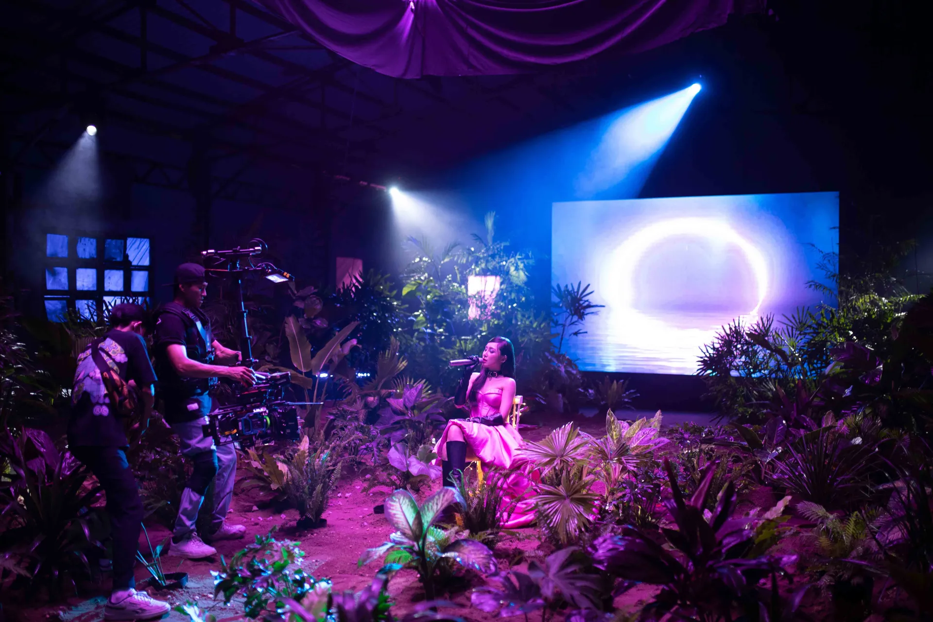 annie-comeback-cu-dup-vua-tham-gia-vietnam-idol-2023-vua-ra-mat-mv2