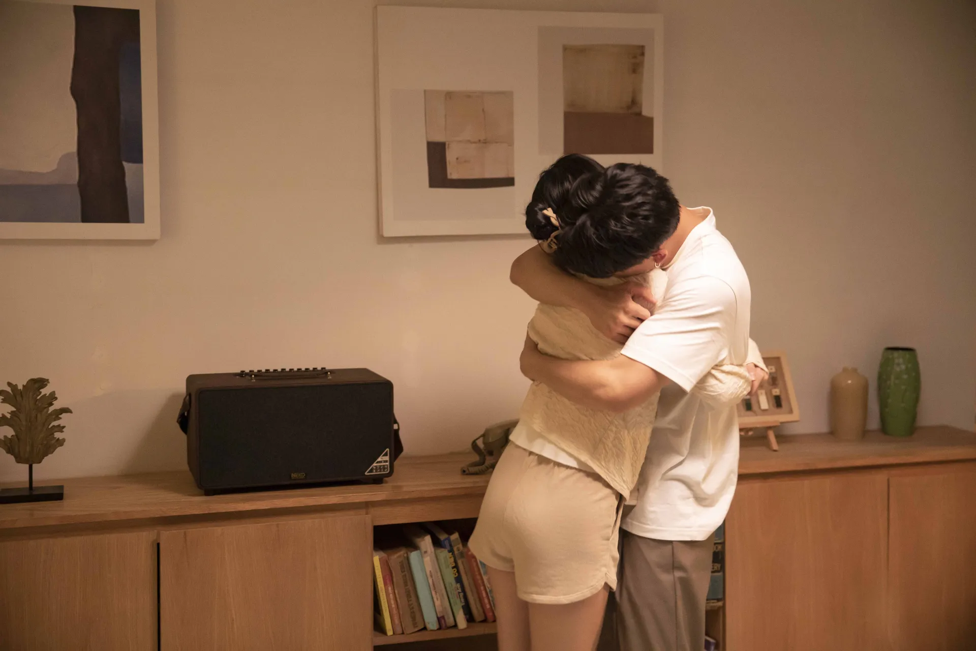 song-luan-lay-cam-hung-phim-nha-ba-nu-de-sang-tac-ca-khuc-moi5