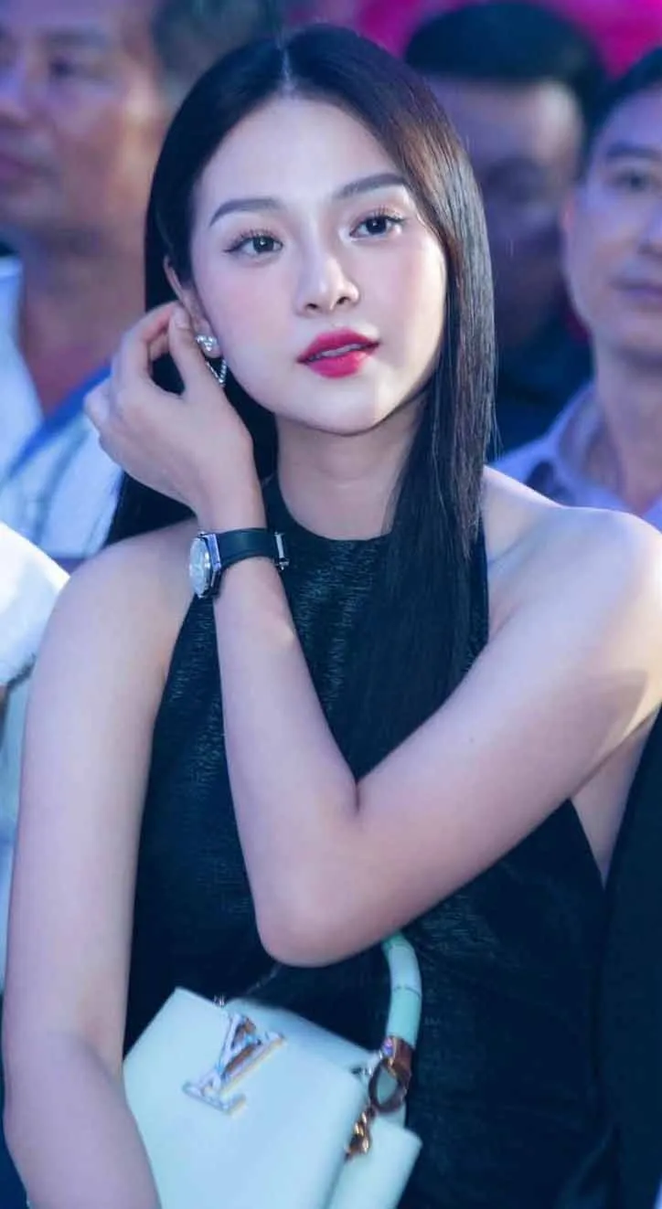tam-trieu-dang-ngoc-nu-man-anh-viet-tung-loat-anh-cuon-hut-don-sinh-nhat-tuoi-258