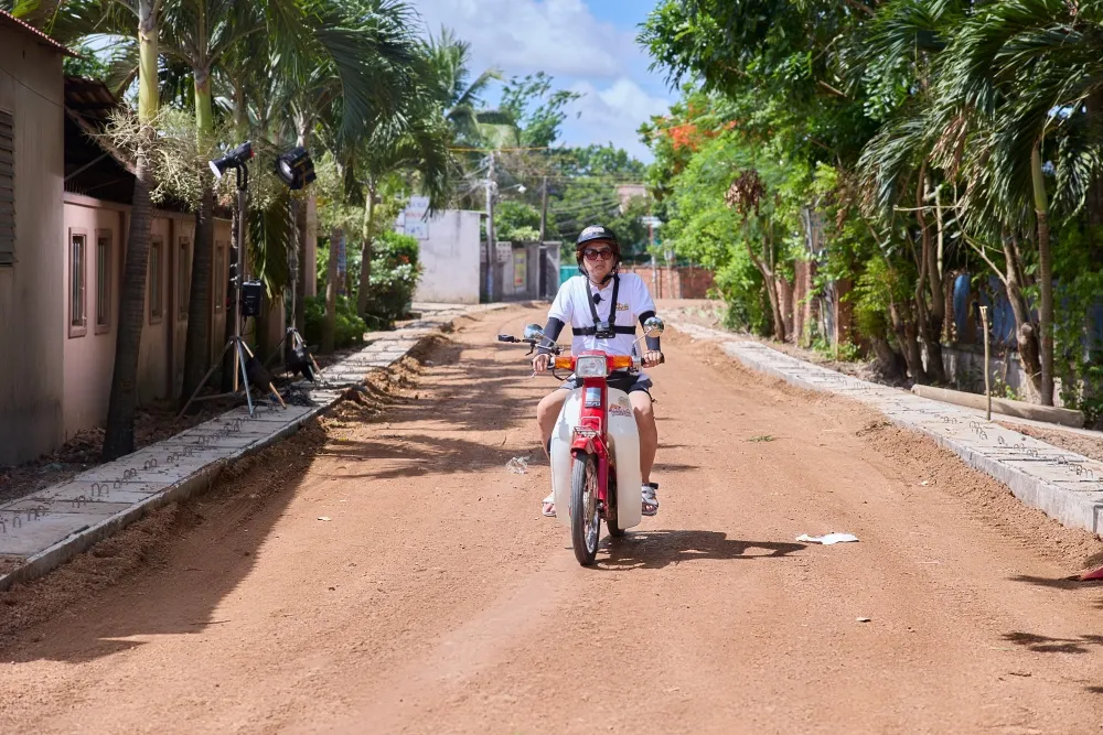duy-khanh-het-minh-khi-muu-sinh-bi-bong-do-tay-van-khong-than-tho-1