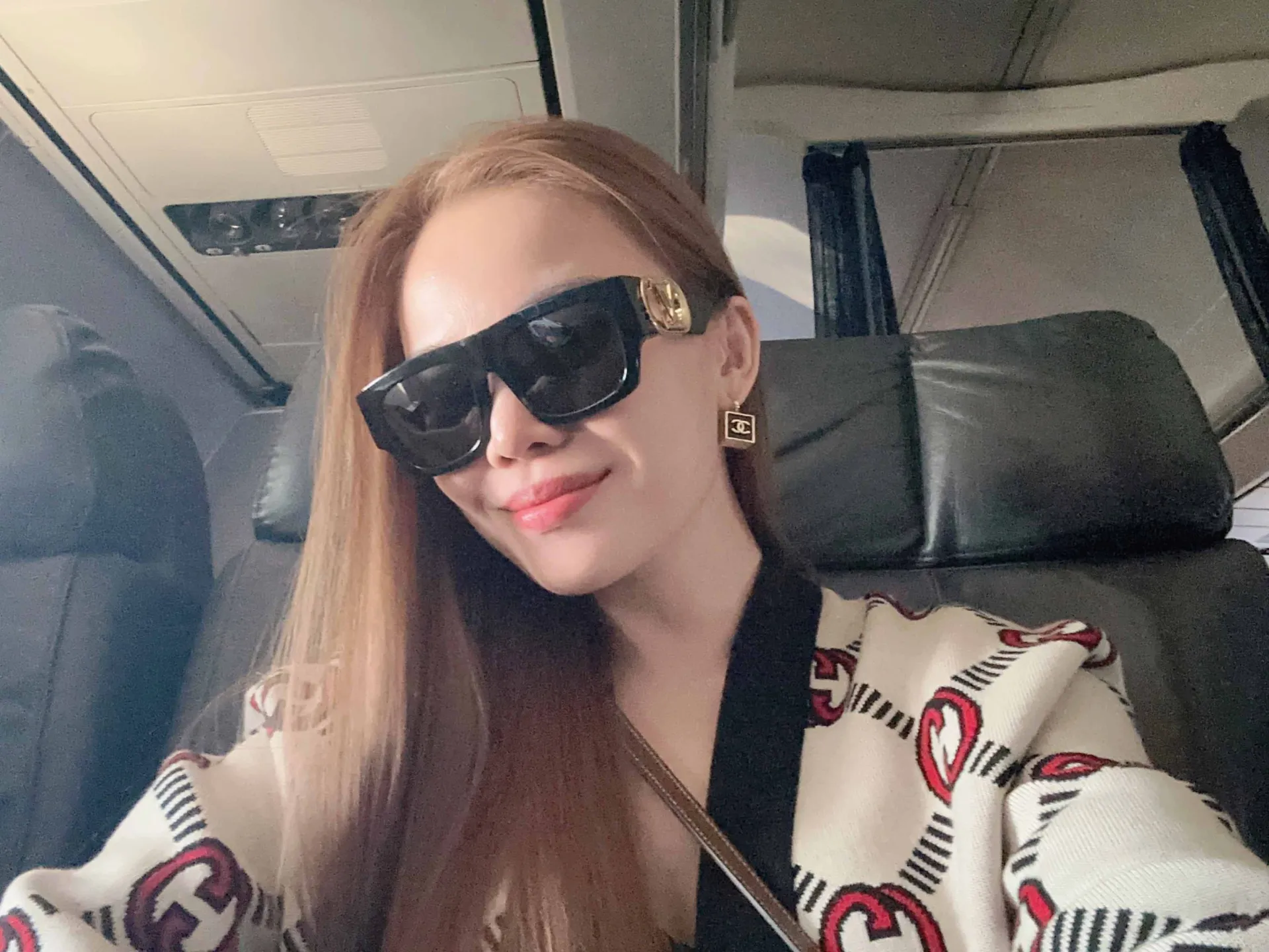 giang-hong-ngoc-tro-lai-my-sau-3-nam-vang-bong-chay-show-khong-ngung-nghi-suot-nua-thang-