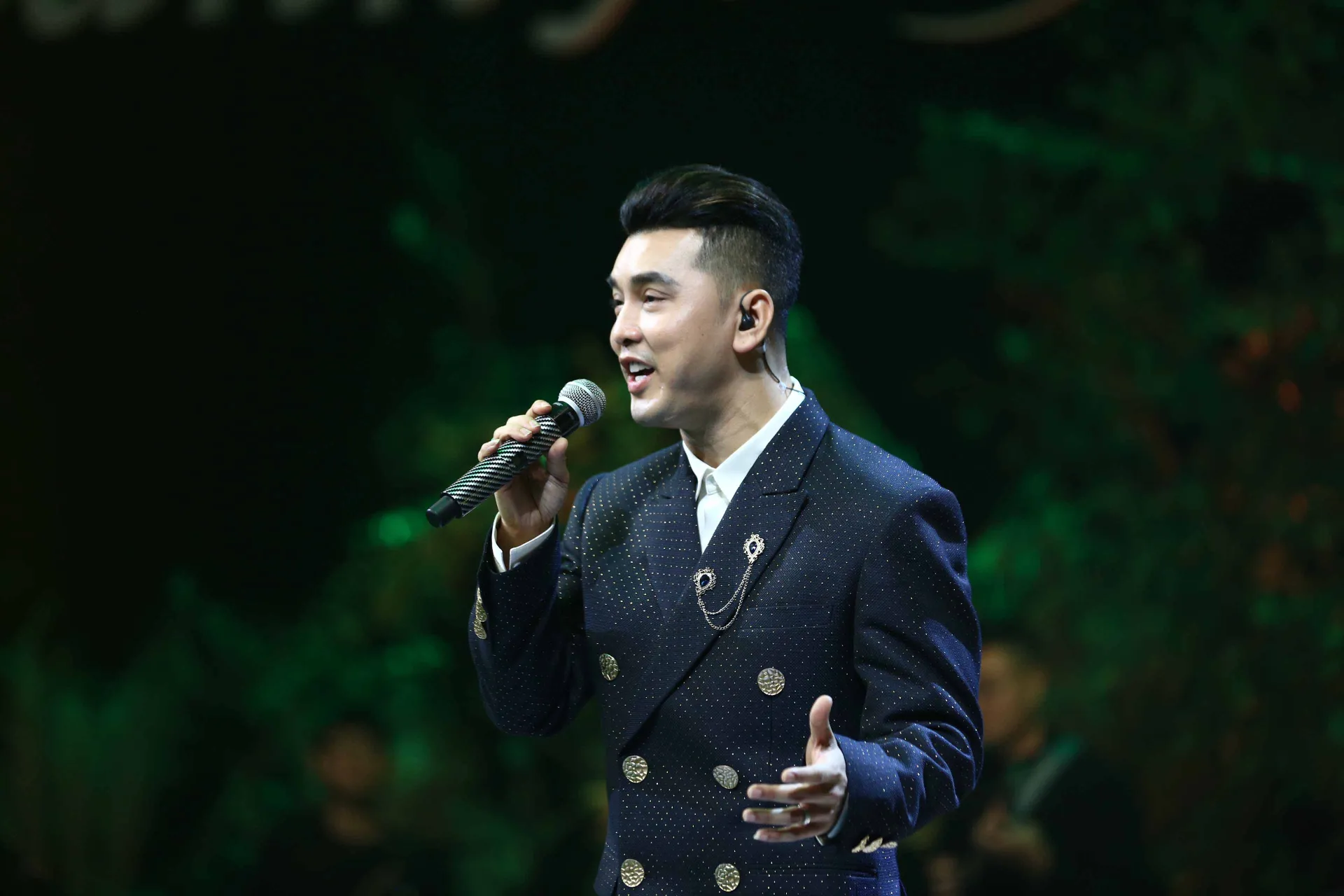 khu-vuon-thanh-am-kim-cuong-lan-dau-tien-tiet-lo-ly-do-yeu-ung-hoang-phuc5