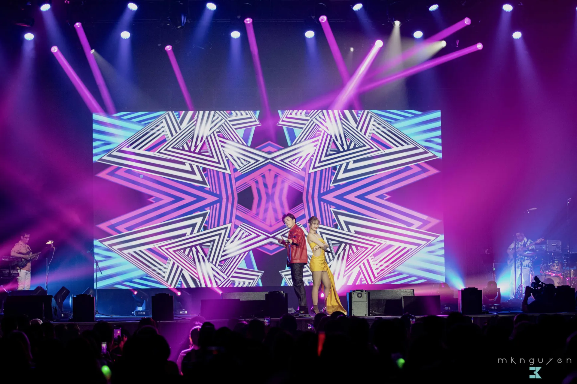 ngo-kien-huy-le-quyen-ha-ho-va-dan-sao-gop-mat-trong-chuoi-liveshow-tai-my43