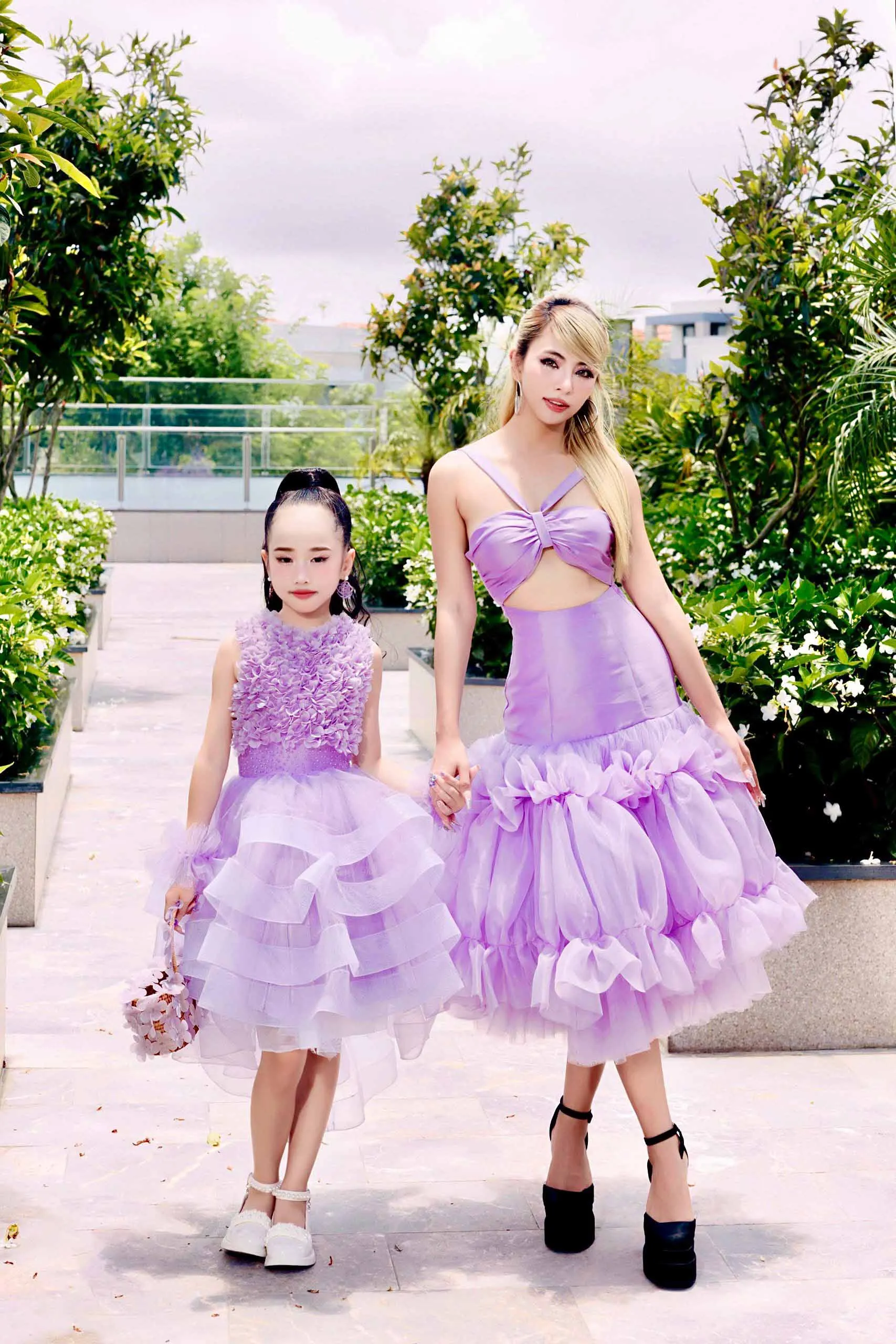 sieu-mau-vo-hoang-yen-sanh-doi-cung-hot-teen-model-chuc-anh-tai-barbie-girl-fashion-show11