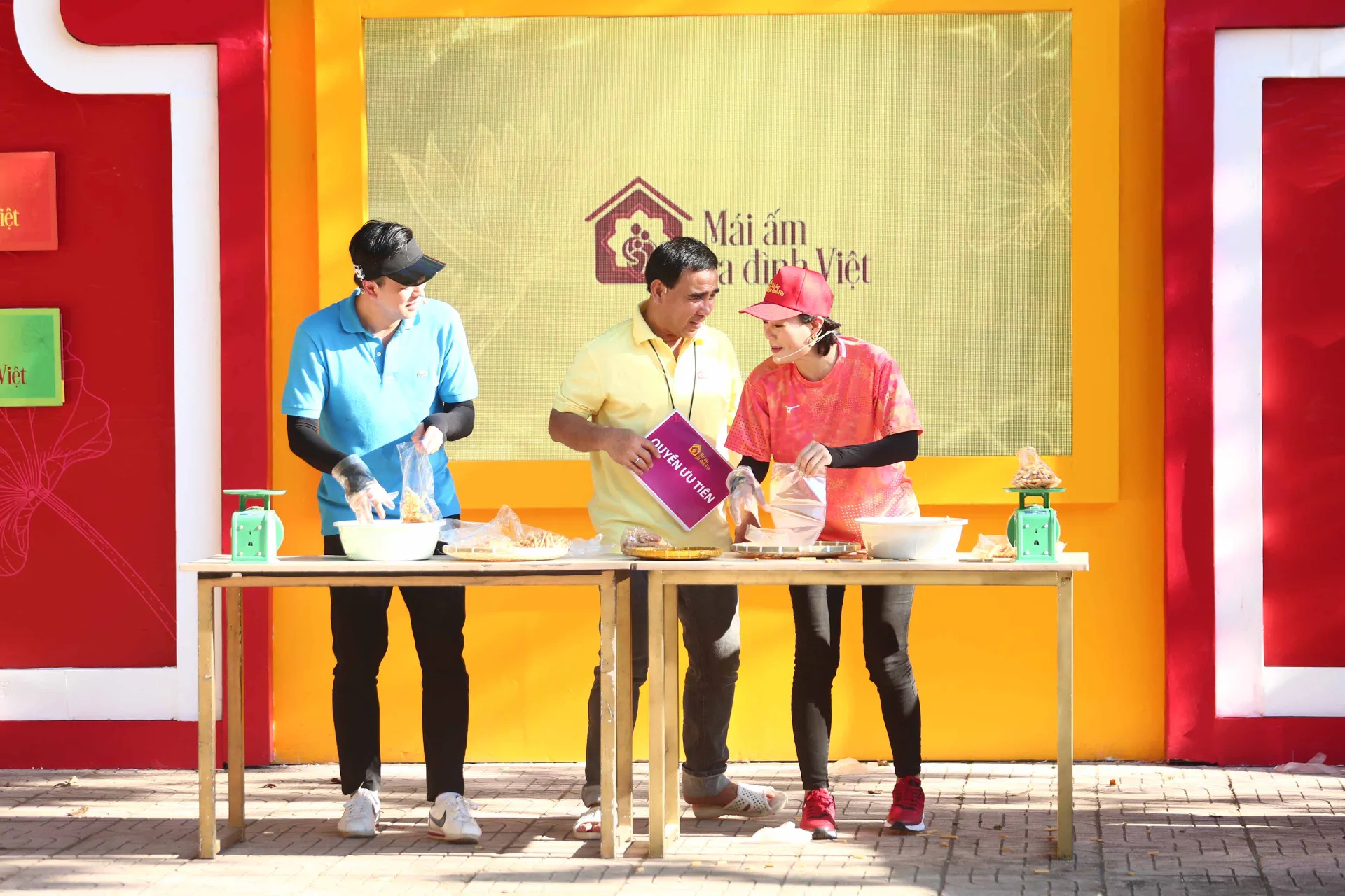 tuan-tu-va-thanh-huong-gop-suc-mang-ve-115-trieu-dong-cho-cac-em-nho-mo-coi