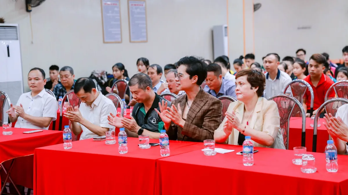 ngoc-son-tai-tro-sua-chua-3000m2-tai-hai-trung-tam-bong-ban-cua-hai-duong6